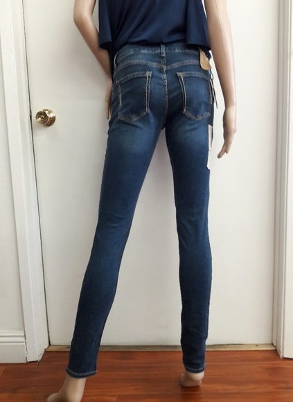 Silver Jeans - Picture 3 of 3